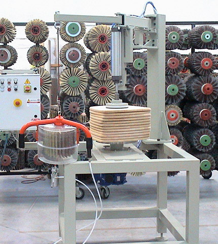 Photo of a QRB-F15 rotary sanding machine